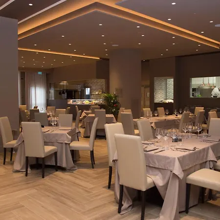 Szálloda Commercio 4*