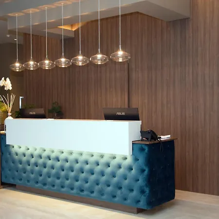 Commercio Hotel 4*