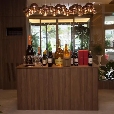 Commercio Hotel 4*