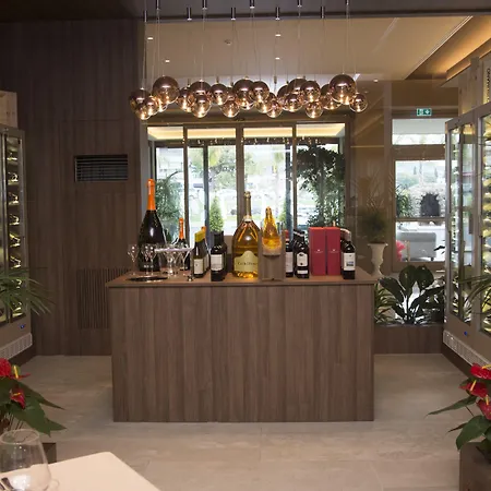 Commercio 4*