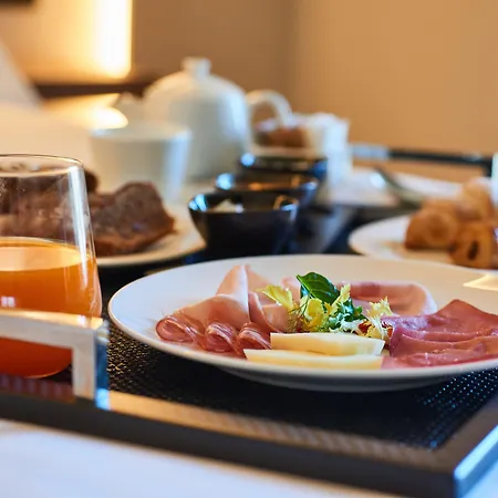 Commercio فندق ياتّيباليا