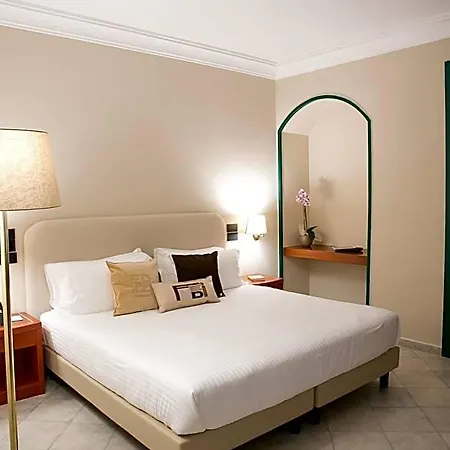 Commercio Hotel 4*