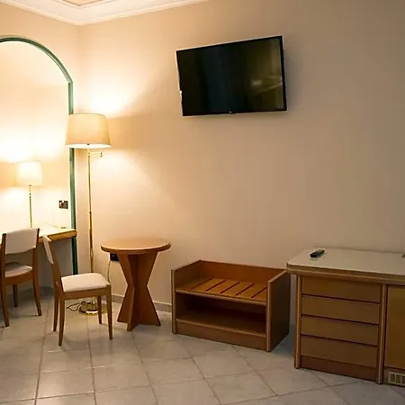 Commercio 4*