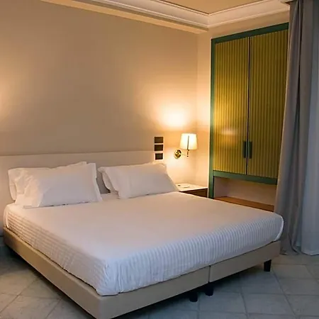 Commercio 4*