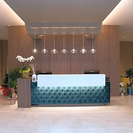 Commercio Hotel 4*