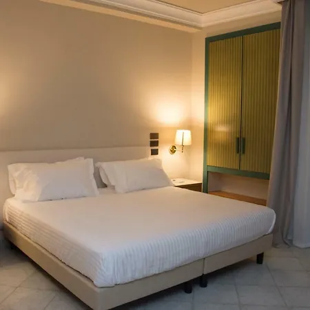 Hotel Commercio 4*